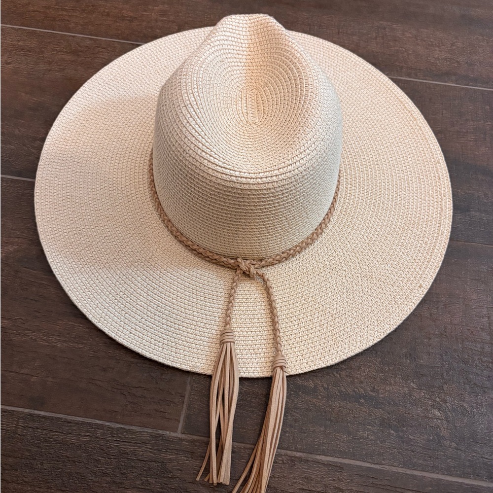 Boho Ivory Wide Brim Summer Hat - Like New